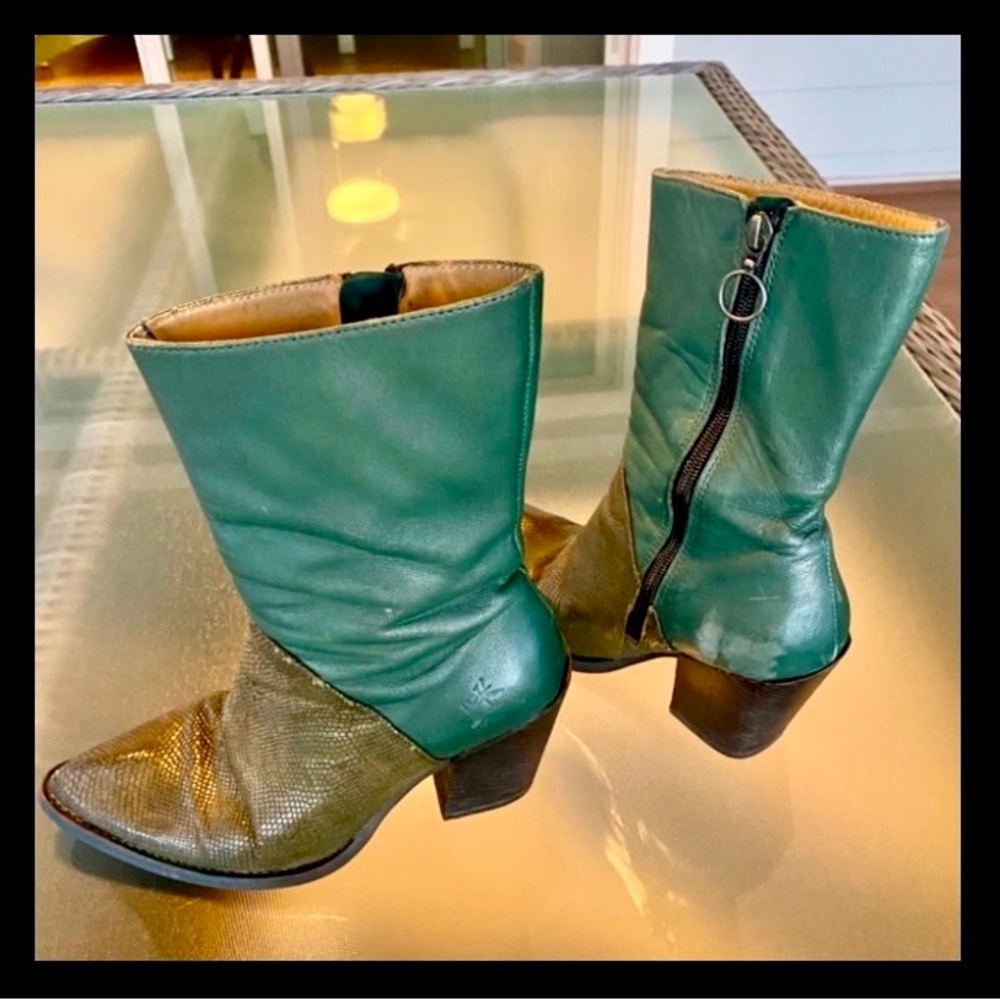 ⭐️ John Fluevog, Size 6 1/2 “Room 203” Green Women's Cowboy Style Boots. RARE ! - Picture 11 of 16